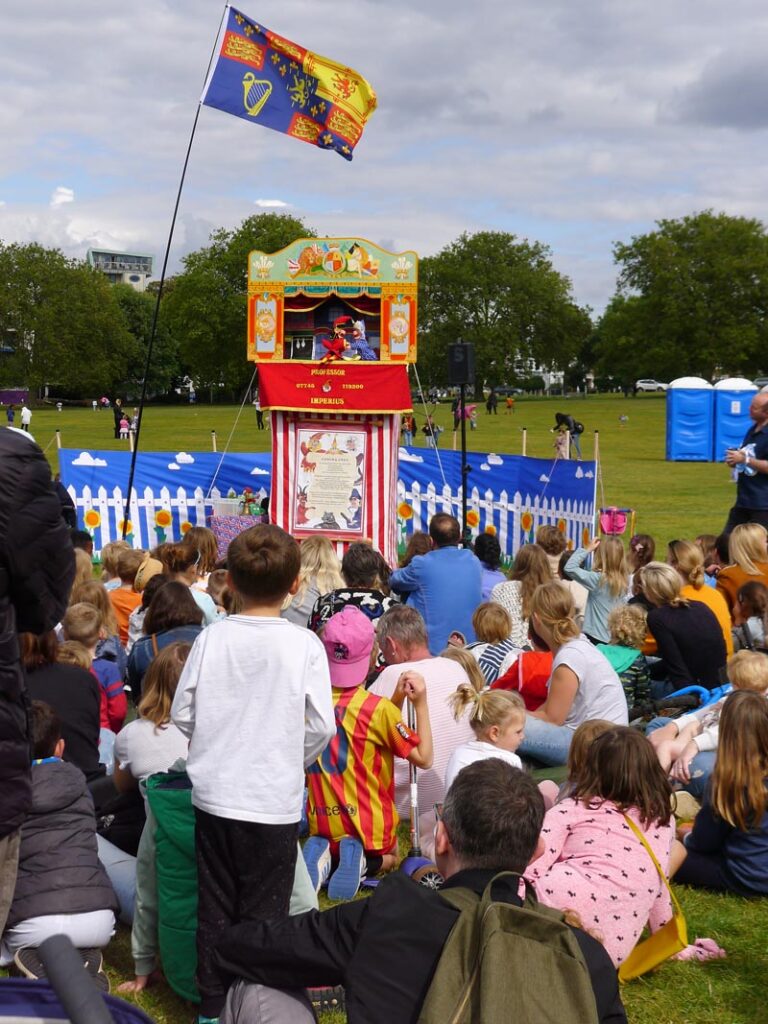 A Full House at Peckham Rye